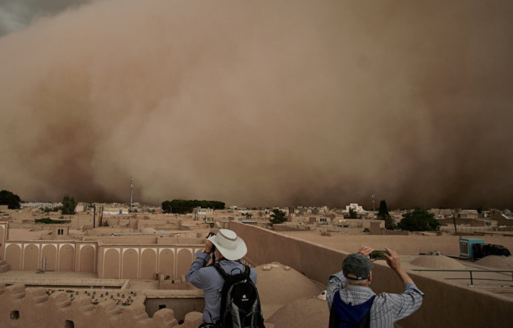 В Узгидромете объяснили причины появления частых пыльных бурь в Узбекистане