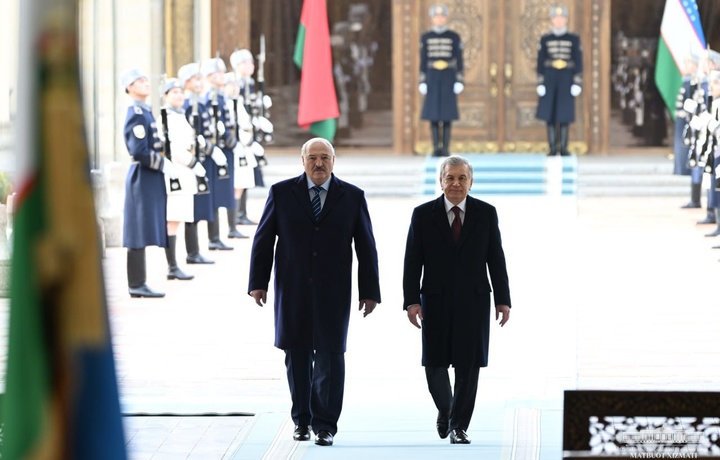 Беларусь президентини тантанали кутиб олиш маросими бўлди (фото)