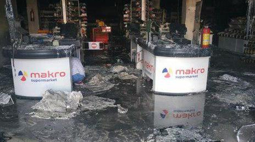 Navoiydagi «Makro» supermarketida yong‘in chiqdi
