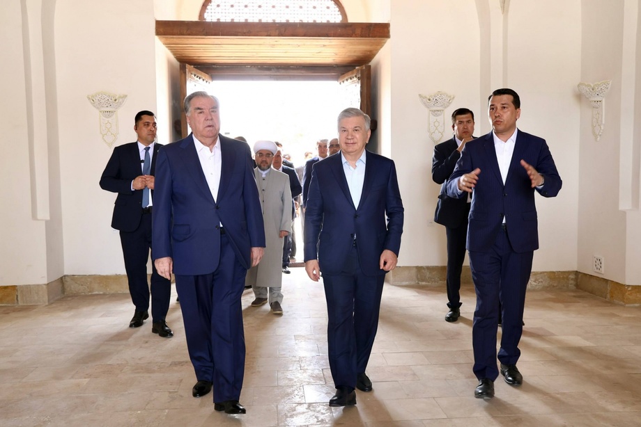 Tojikiston va O‘zbekiston yetakchilari Bahouddin Naqshband maqbarasini ziyorat qildi