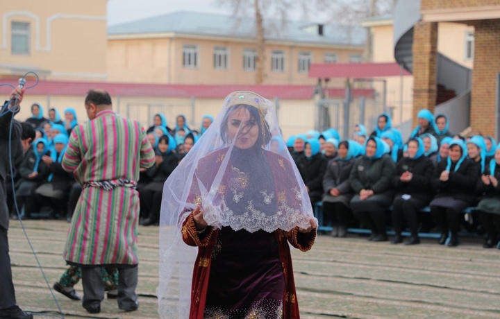 Prezidentni olqishlagan mahbus ayollar uchun bayram qanday o‘tdi? (foto)