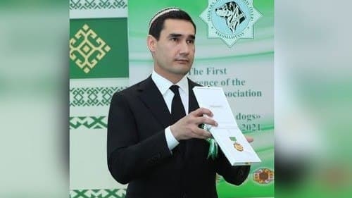 Гурбангулы Бердымухамедов наградил своего сына званием «Заслуженного собаковода страны»