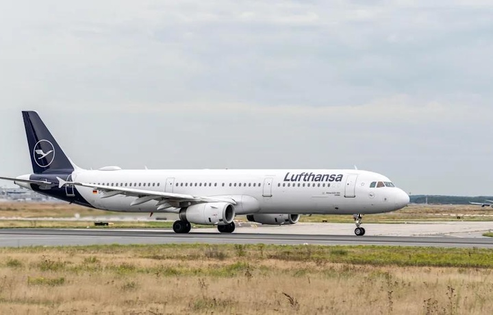 Lufthansa самолёти ҳавода 10 дақиқа бошқарувчисиз қолди