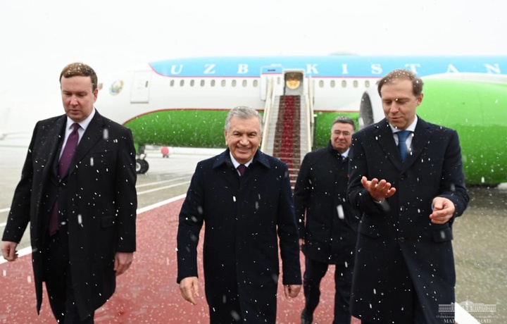Президент Москвага етиб борди (фото)