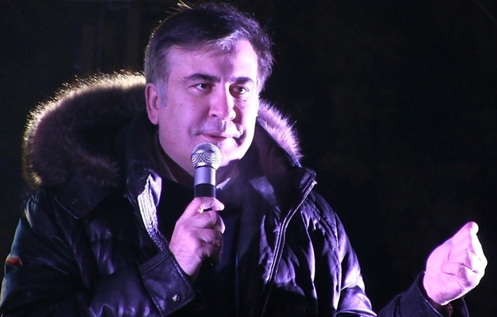 Саакашвили Украина олигархлар ва айирмачилар туфайли парчаланишини айтди