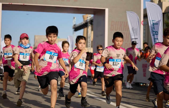 «Bukhara Night Race-2025»: Zamonaviy san’at va sport uyg‘unligidagi  marafon (foto)