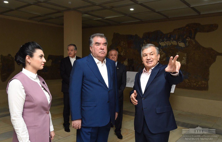 Shavkat Mirziyoyev va Emomali Rahmon Afrosiyob muzeyida bo‘ldi