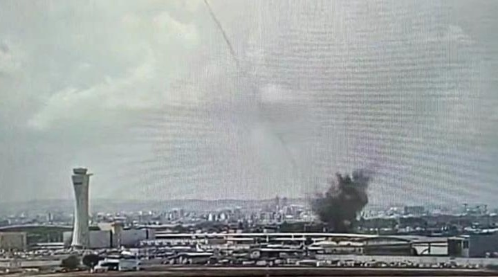 Хуситы атаковали аэропорт в Израиле баллистической ракетой