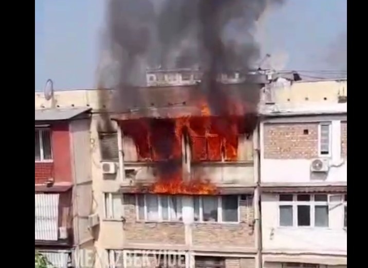 В многоэтажном доме в Юнусабаде произошел пожар