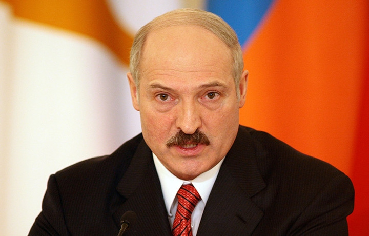 Лукашенко: россияне ведут себя варварски