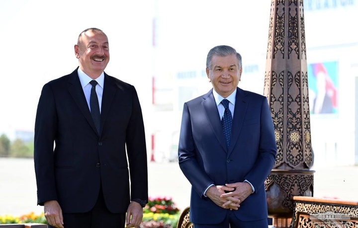 Shavkat Mirziyoyev Ozarbayjon prezidenti bilan dolzarb masalalarda gaplashdi