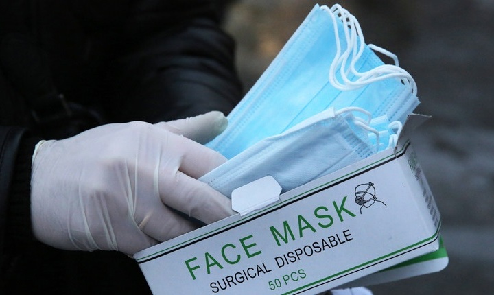 Учёные объяснили, почему маски не могут остановить пандемию