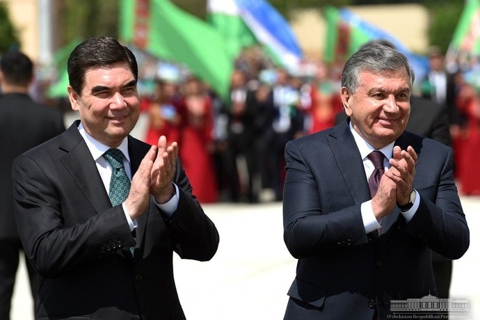 Shavkat Mirziyoyev Turkmaniston prezidenti bilan telefon orqali muloqot qildi