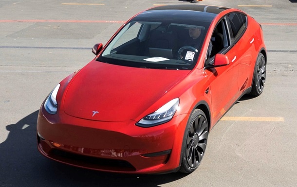 «Tesla» millioninchi elektromobilini chiqardi