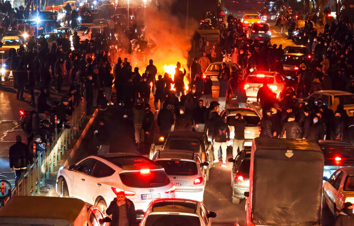 Эрондаги намойишлар, 17-кун: фаоллик пасайган, қурбонлар сони 2 минг нафарга етган