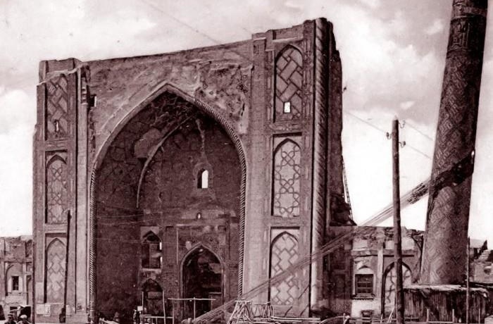Падающий минарет