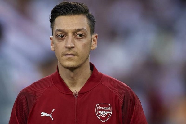 Mesut O‘zil Sharqiy Turkistondagi zulmni to‘xtatishga chaqirdi