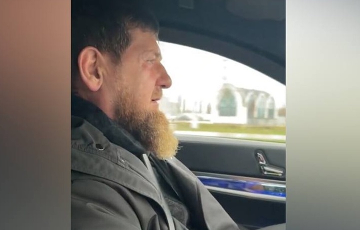 Рамзан Қодиров ўзи ҳақидаги миш-мишлар фонида жонли эфирга чиқди