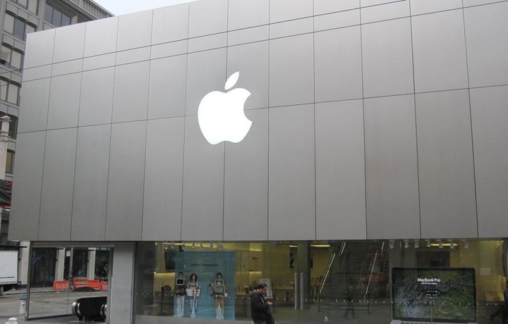 Apple отозвала партию iPhone из магазинов Германии