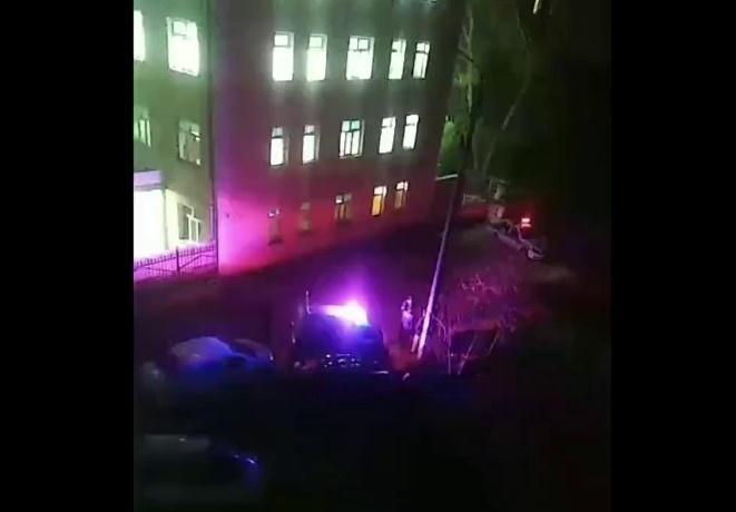Студентка медтехникума в Карши покончила собой, спрыгнув с четвертого этажа общежития