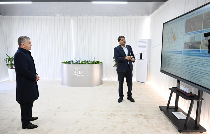 Prezident zamonaviy yo‘l, energetika va shaharsozlik loyihalari bilan tanishdi
