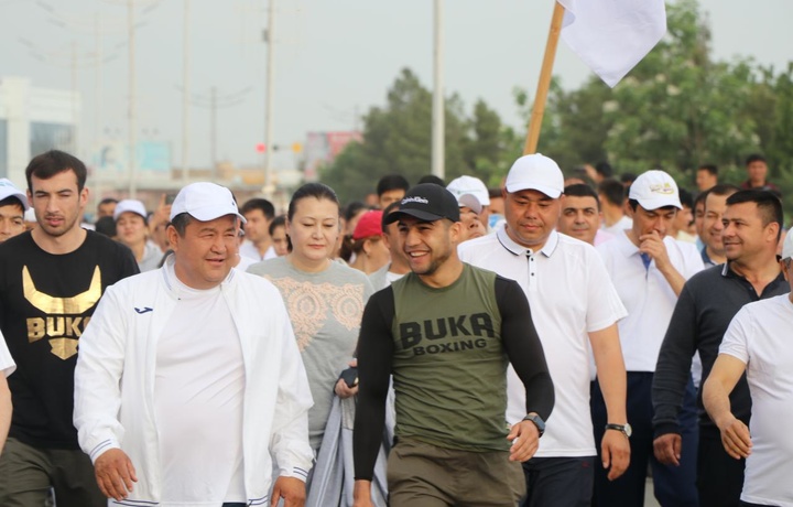 Buxorodagi yurish marafonida O‘ktam Barnoyev va Shahram G‘iyosov ishtirok etdi