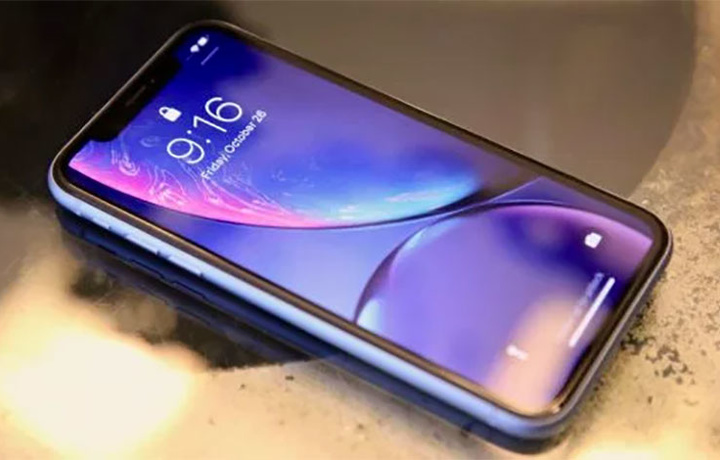 Apple впервые за 10 лет выпустила игру для iPhone, ее герой – Уоррен Баффет (фото)