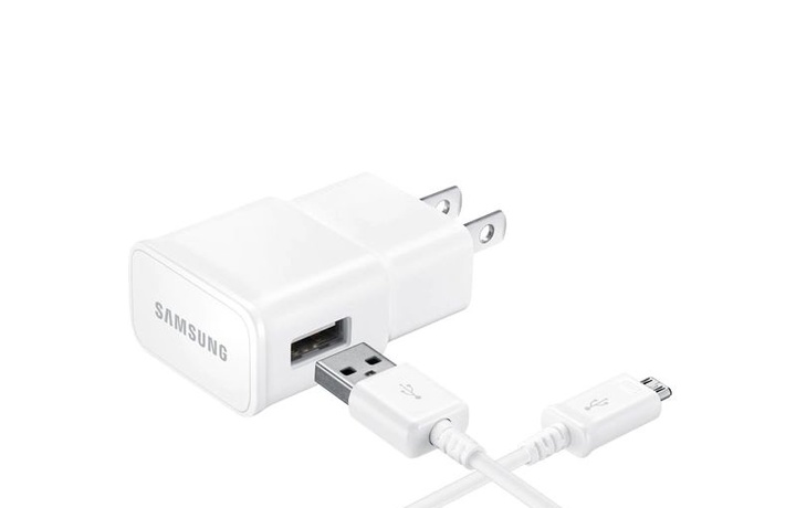 Samsung тоже перестанет комплектовать смартфоны зарядными устройствами