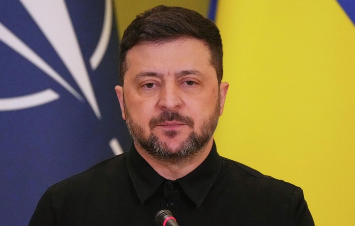 Зеленский уруш яқин ойларда тугаши мумкинлигини айтди