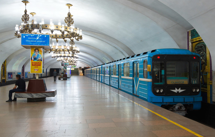 Toshkentda talaba metro poyezdi ostiga tushib ketdi