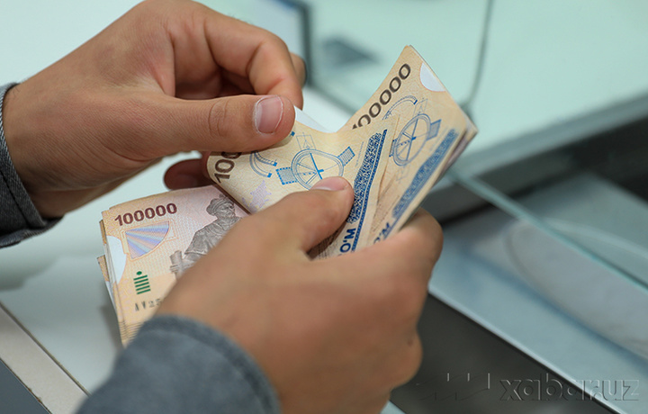 В Узбекистане планируют обновить дизайн банкнот номиналом 50 и 100 тысяч сумов