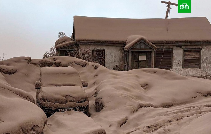 Kamchatka qishloqlarini vulqon kuli qoplamoqda