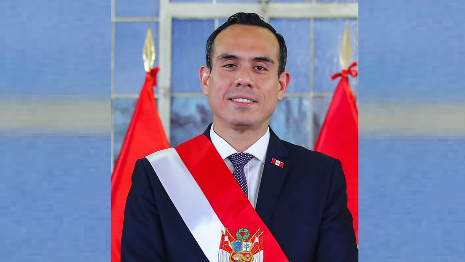 Перуда 10 йилда 8-президент лавозимидан четлатилди — сиёсий инқироз давом этмоқда