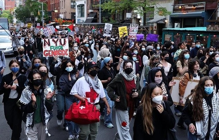 Студенты Нью-Йоркского университета и активисты провели акцию в поддержку Палестины
