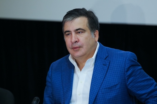 Саакашвили иккиланиб қолди: борсамми ё бормасамми?
