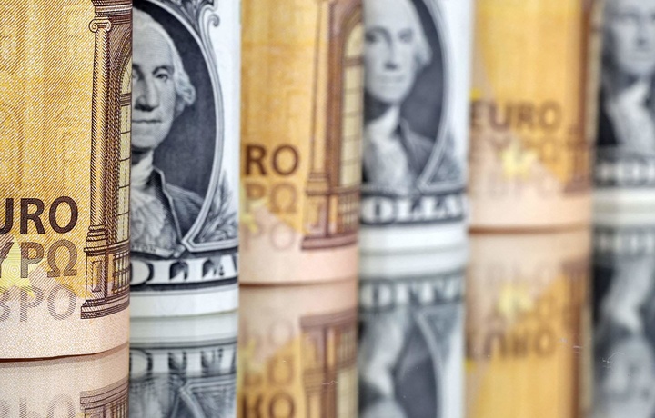 Dollar va yevro pasayib, rubl mustahkamlanmoqda