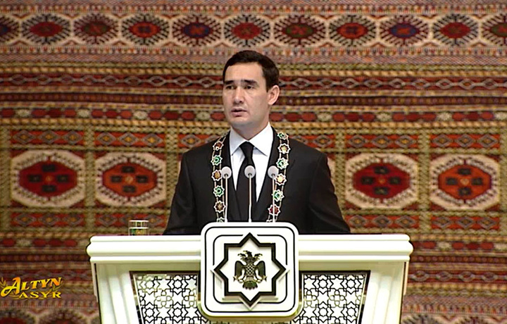 Новый президент Туркменистана отправил правительство в отставку