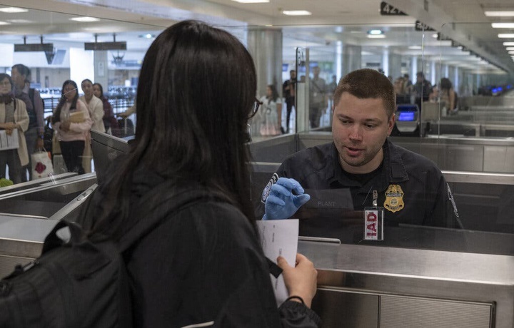 АҚШга бораётган 42 давлат вакилларининг ижтимоий тармоқдаги аккаунтлари текширилади