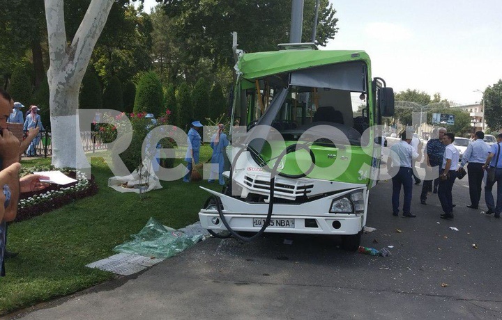 Toshkentda avtobus YTHga uchradi (foto)