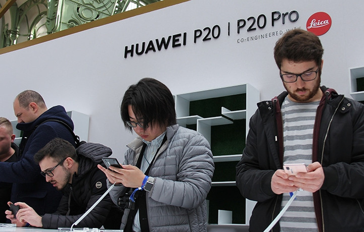 Сотрудников Huawei наказали за твит с iPhone
