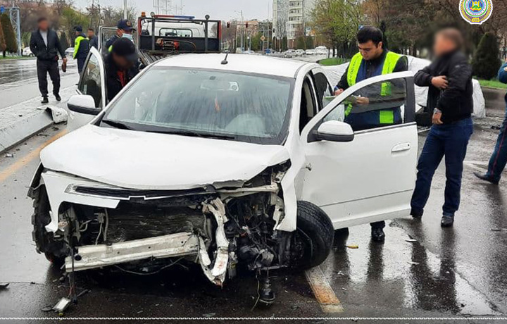 В Ташкенте столкнулись Cobalt и Lacetti. Водитель Lacetti скончался на месте