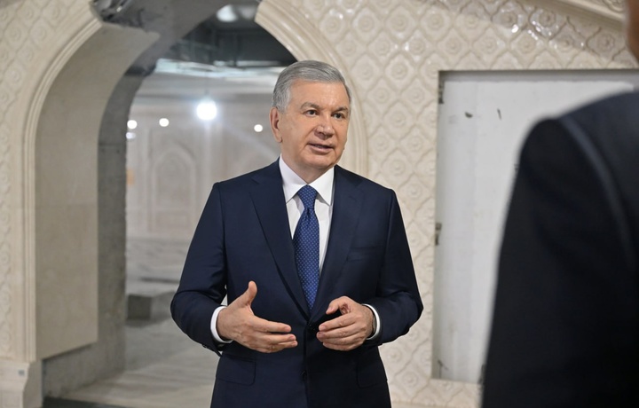 Президент Имом Бухорий мақбарасини зиёрат қилди