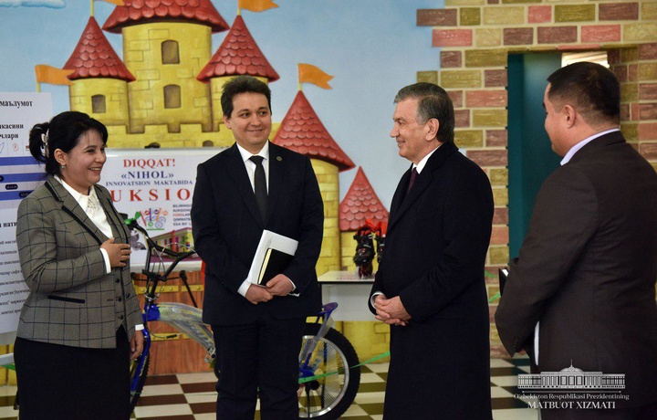 Shavkat Mirziyoyev innovatsion maktabga bordi (foto)