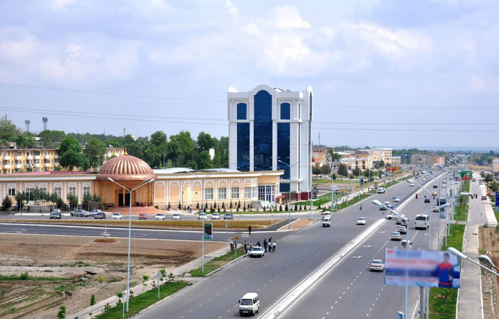 Namanganda tadbirkorning murojaatini noqonuniy rad etgan shahar qurilish bo‘limi xodimi jazolandi