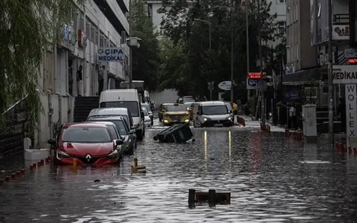 Turkiya poytaxtini suv bosdi