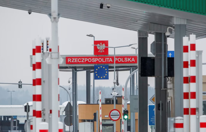 Польша нобиометрик паспортга эга россияликларни мамлакатга киритмайди