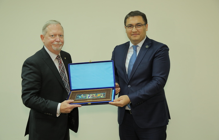 Ruslanbek Davletov  Amerika yuristlari assotsiatsiyasi prezidenti bilan uchrashdi