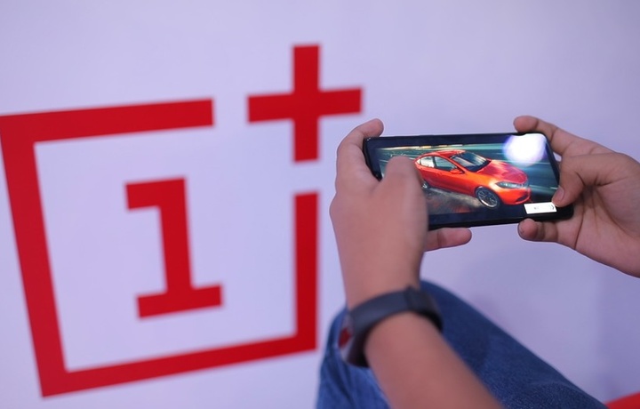 Смартфоны OnePlus 7 первыми получат память UFS 3.0