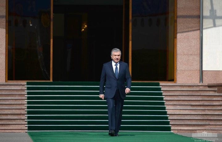 Shavkat Mirziyoyev Navoiy viloyatiga jo‘nab ketdi