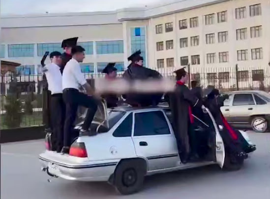 Bitiruv tadbiri talabalarga ancha qimmatga tushdi